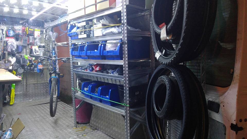 פנים הרכב – ציוד וחלקים